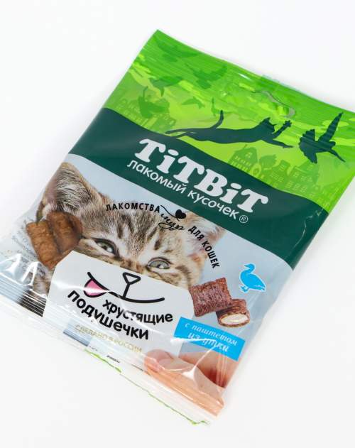 TITBIT Хрустящие подушечки для кошек (в ассортименте)